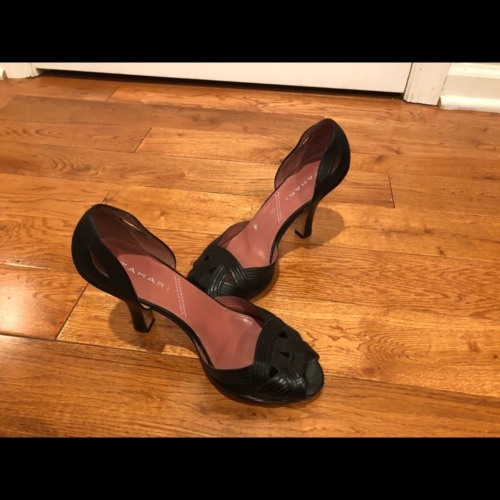 Tahari peep toe leather pumps - size 7.5